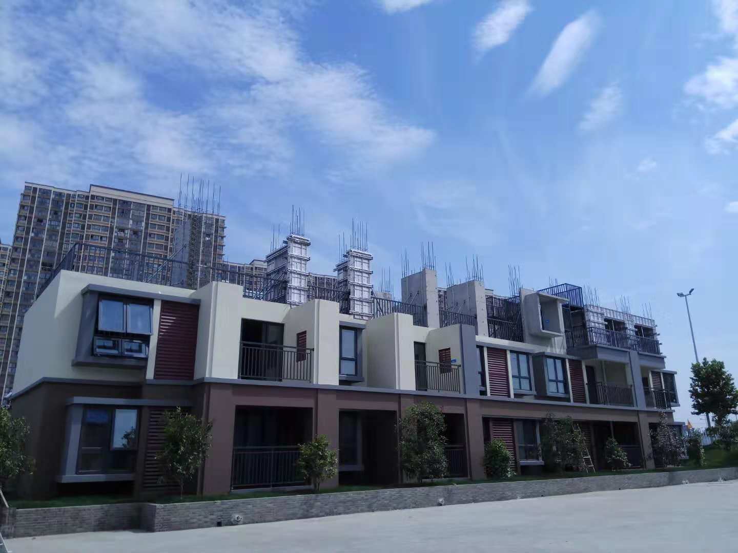 群心策力堅決完成虎丘C項目飄窗生產(chǎn)任務(wù)